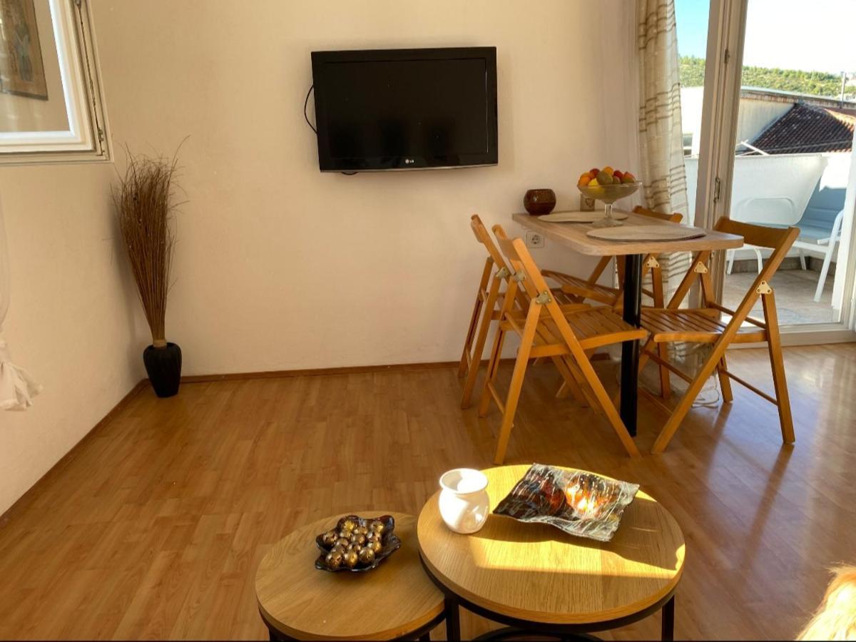 Apartment Remi, Penthouse With Balcony, Free Parking Марина Екстериор снимка